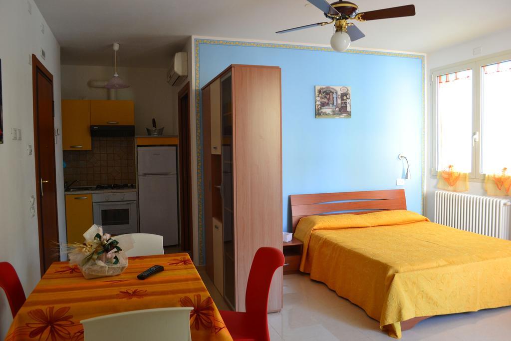 Residence Blu Marine Rimini Oda fotoğraf
