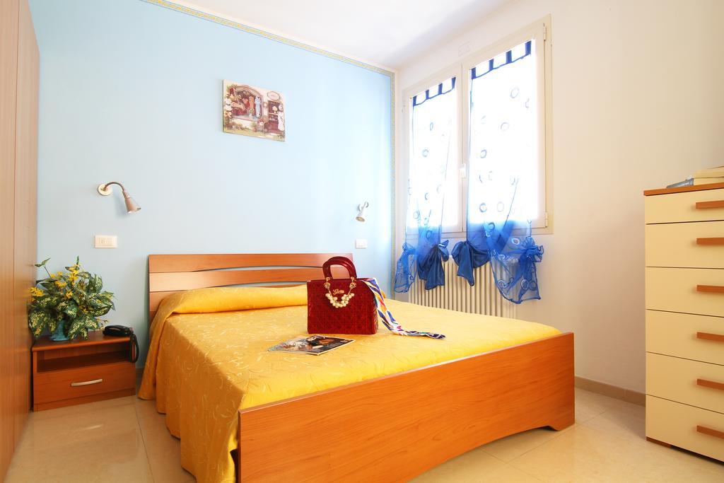 Residence Blu Marine Rimini Oda fotoğraf