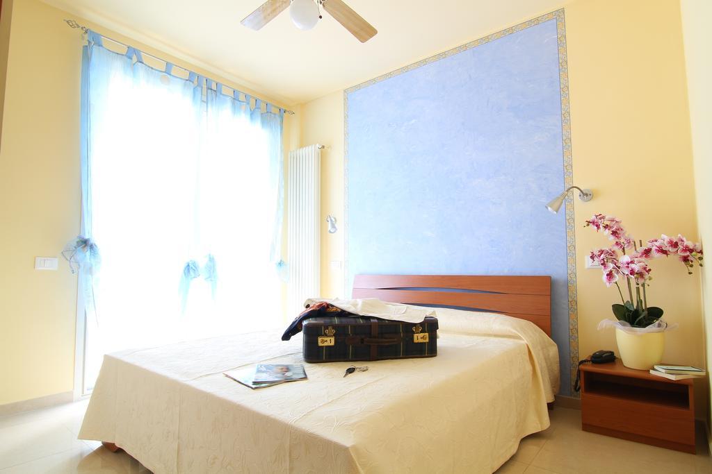 Residence Blu Marine Rimini Oda fotoğraf